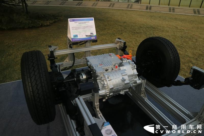 精进电动JJE-EDM3000F系列纯电驱动总成轻型客车和物流车应用