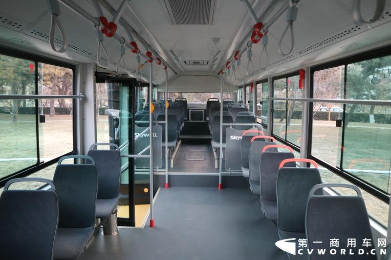 开沃12米纯电动公交车内饰