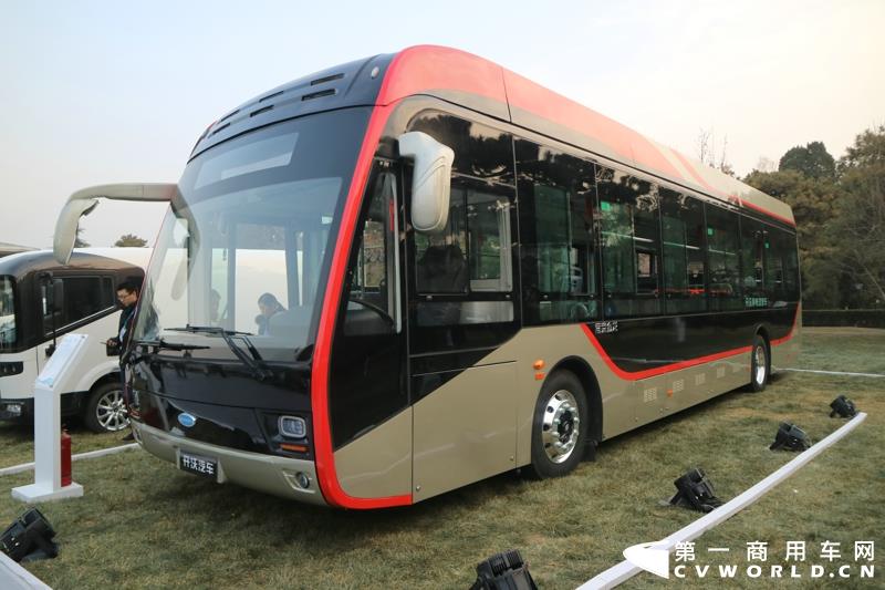 开沃12米纯电动公交车