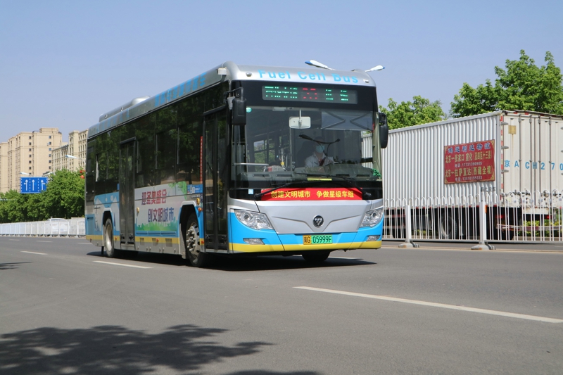 张家口时不时可以看到的氢燃料公交车
