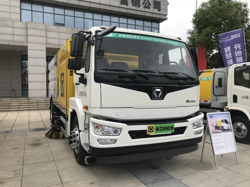 徐工E500纯电动扫洗车