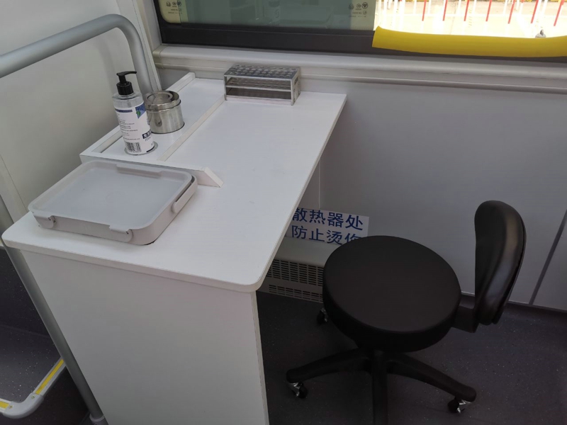 采样位桌椅